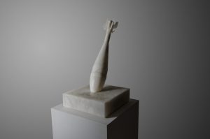 Alabaster sculpture light by Amarist studio.