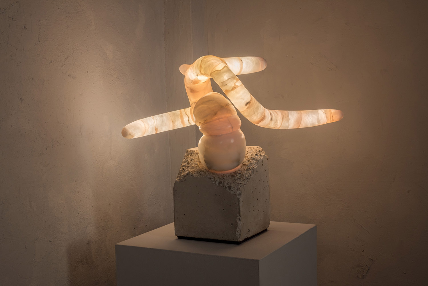 Alabaster light sculpture Amarist