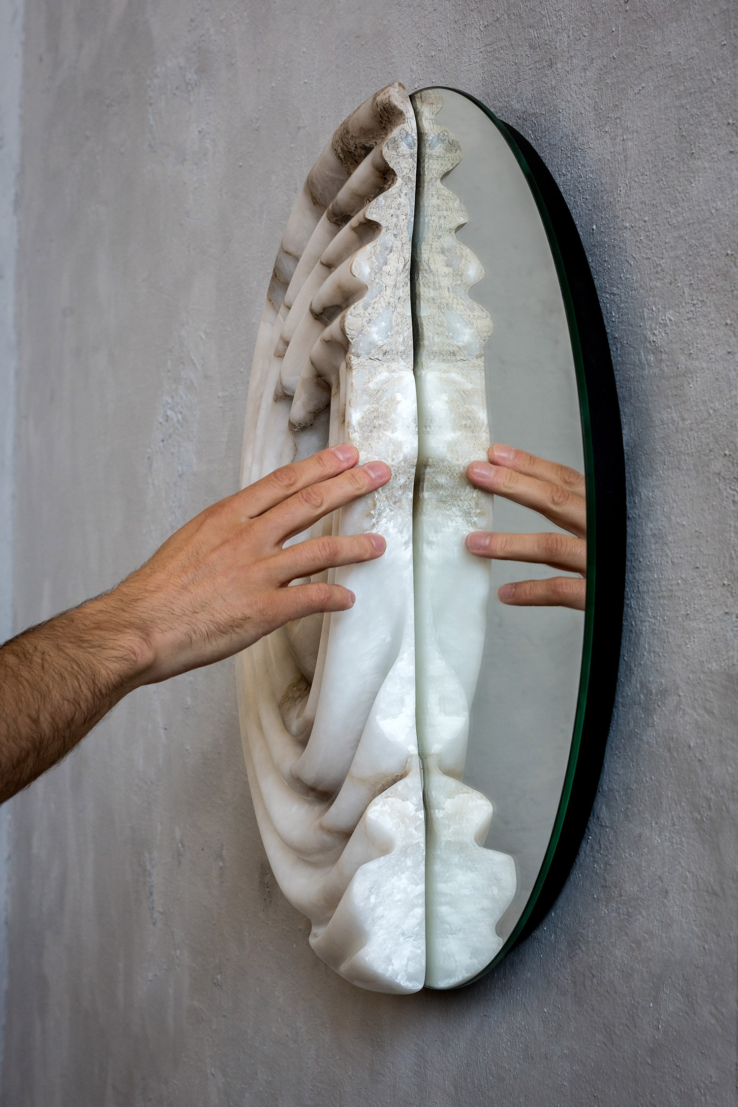 Alabaster mirror by Amarist studio