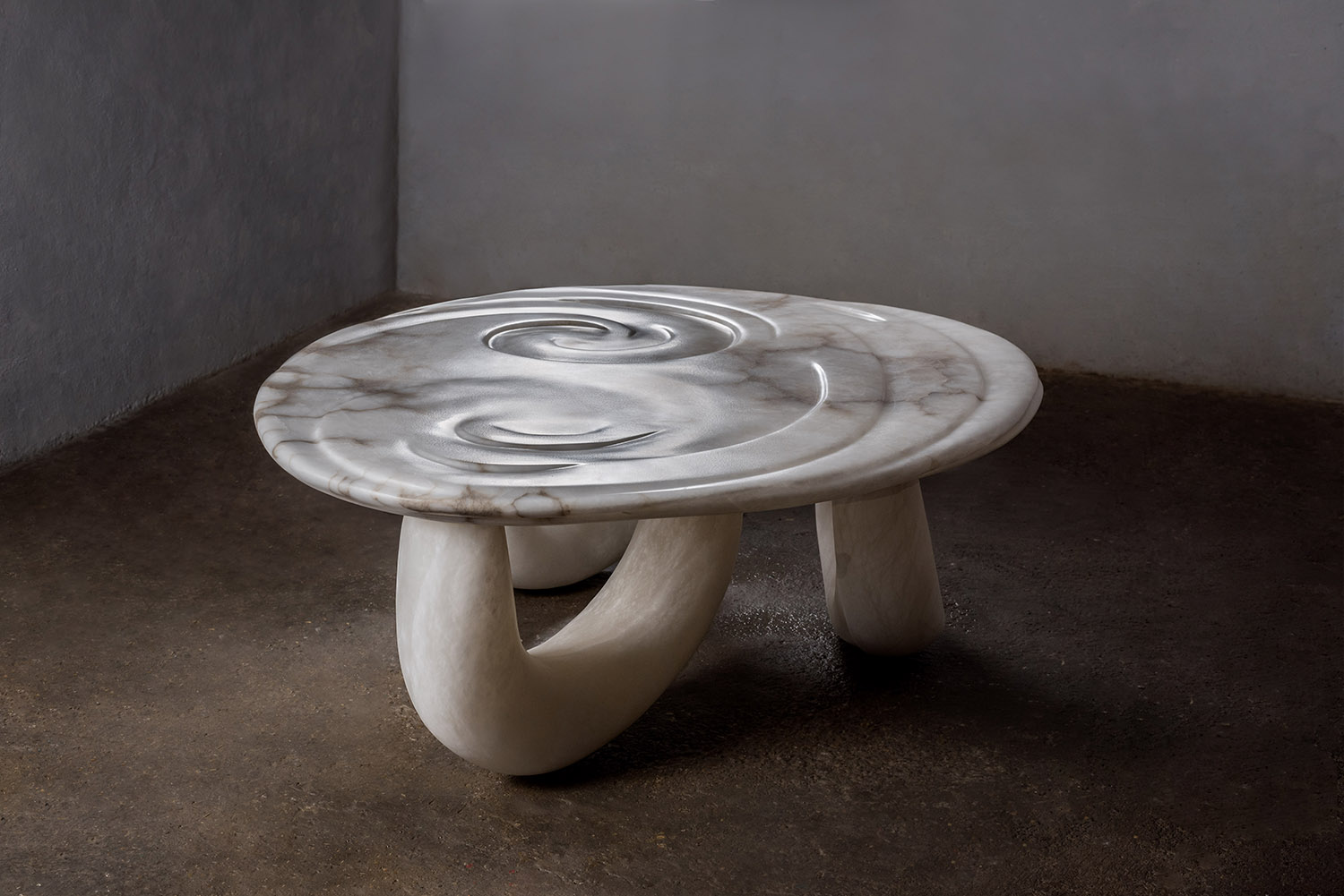 Alabaster table by Amarist