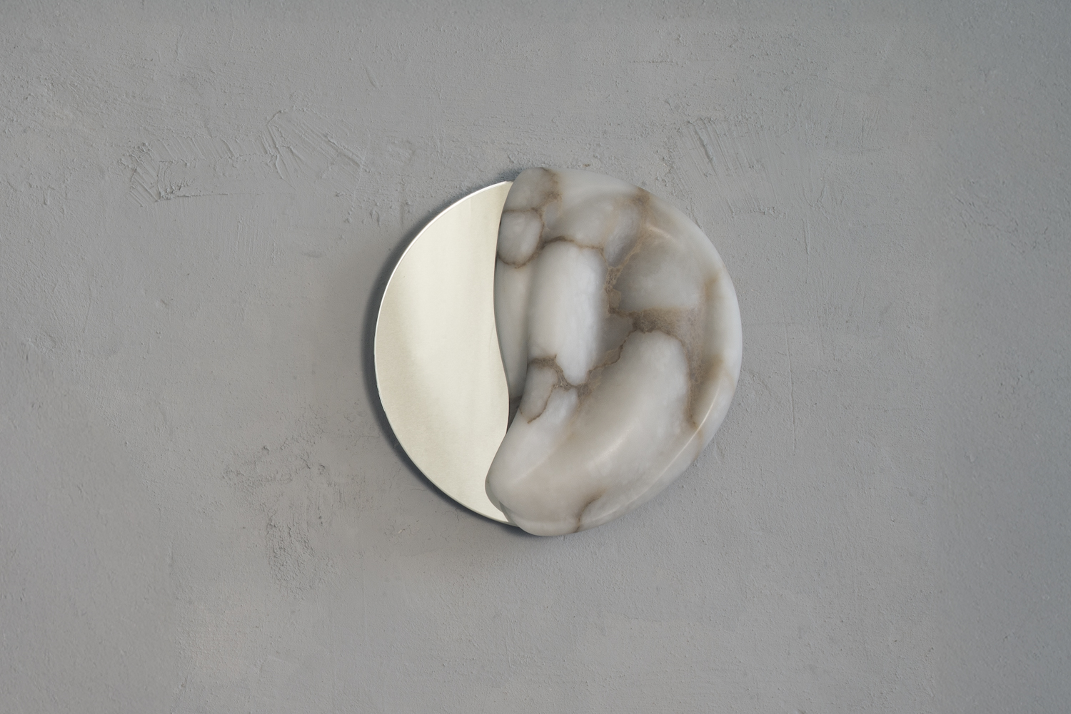 Alabaster mirror by Amarist studio