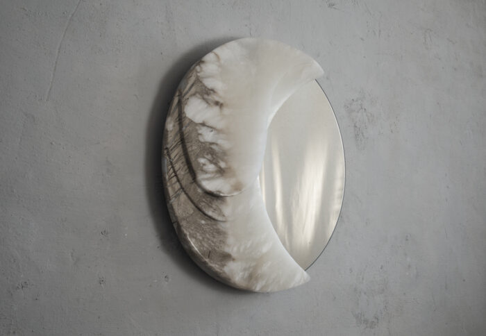 Alabaster mirror by Amarist studio