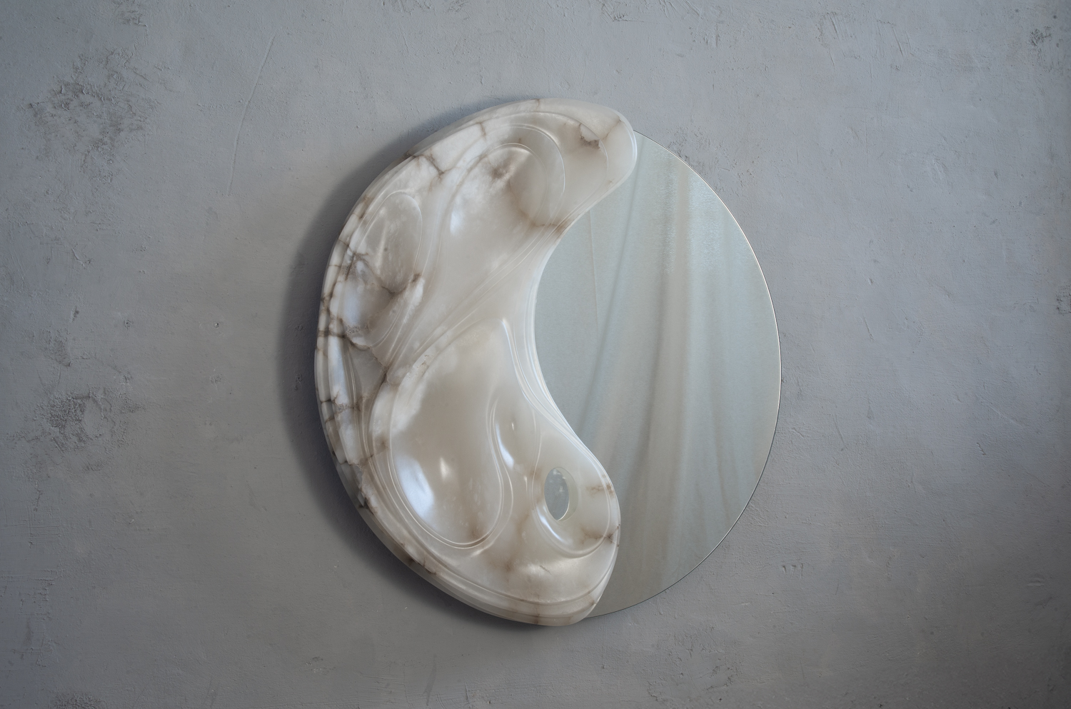 Alabaster mirror by Amarist studio