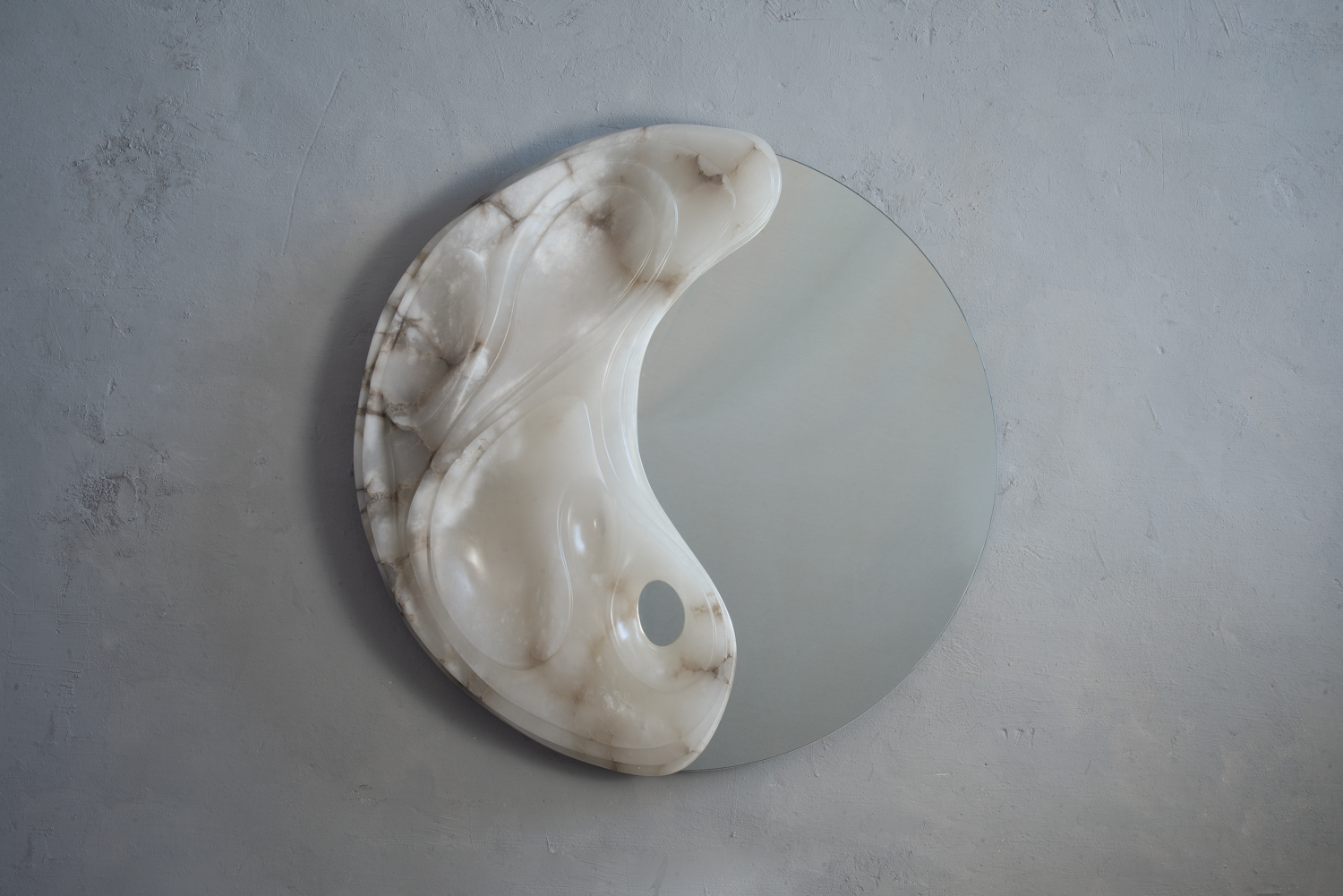 Alabaster mirror by Amarist studio