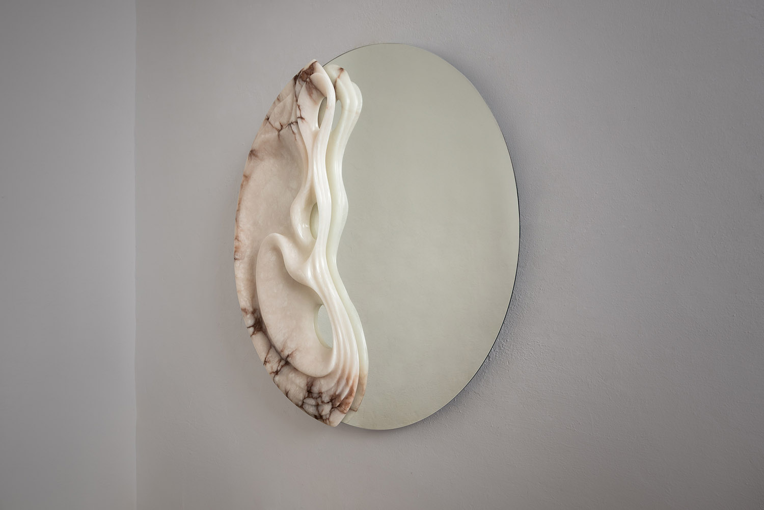 Fossil Moon XIX Alabaster mirror - Amarist
