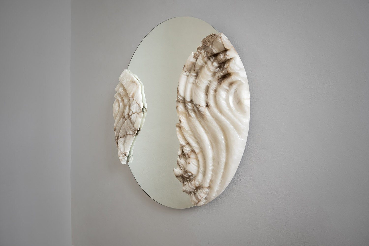 Fossil Moon XX Alabaster mirror - AMARIST